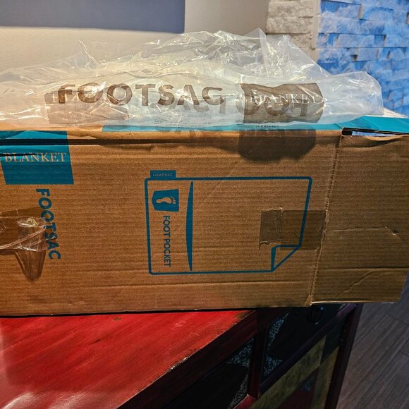 LOVESAC FOOTSAC BLANKET - CHARCOAL NWT - Picture 5 of 7